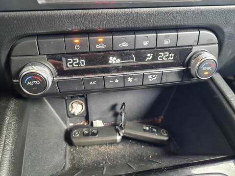 Foto 1ª: Mando Calefacción A. A. Mazda CX5 2.0 G 165CV 121KW CENTER-LINE 2WD [PE] (2019)