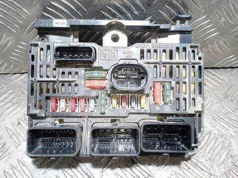 Caja Reles Fusibles Peugeot 407 RHR
