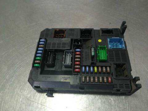 Foto 2ª: Caja Reles Fusibles Peugeot 208 ACCESS 68CV 50KW [8HR01] (2013)