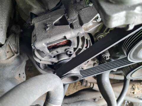 Foto 1ª: Alternador Mercedes Clase C 160 280 219.354) 231CV 170KW [M272943] (2008)