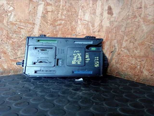 Foto 3ª: Caja Reles Fusibles Renault Megane BOSE EDITION 131CV (2008)