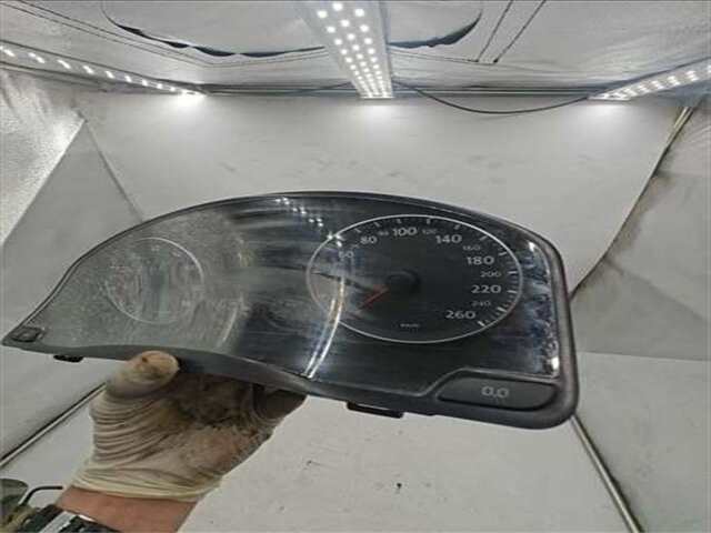 Cuadro de Instrumentos Volkswagen Golf 1.6 HIGHLINE [1.6 LTR. - 75 KW]