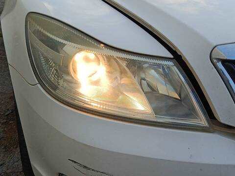 Faro Derecho Skoda Octavia CAY