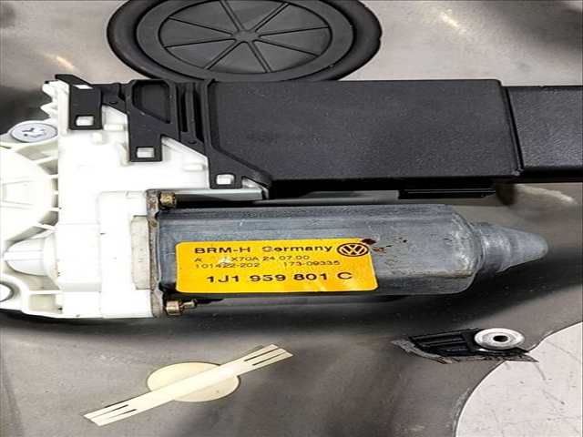 Foto 3ª: Elevalunas Eléctrico Delantero Izquierdo Volkswagen Golf GTI 1 20V TURBO 150CV (1997)