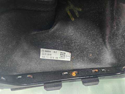 Foto 3ª: Palanca de Cambio Volkswagen T-Roc ADVANCE 5P [DKRF] (2019)