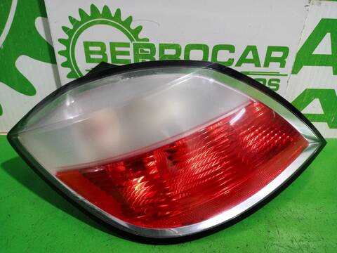 Foto 3ª: Piloto Trasero Izquierdo Opel Astra ELEGANCE 101CV [Z17DTH] (2004)