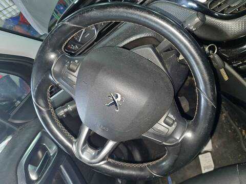 Volante Peugeot 2008 ALLURE 102CV 75KW