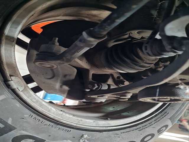 Mangueta Delantera Izquierda Ford Focus TITANIUM 120CV 88KW
