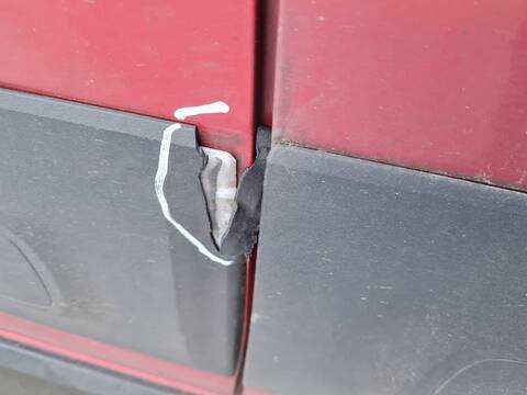 Foto 2ª: Puerta Trasera Derecha Citroen C3 FEEL 82CV 60KW [HM01] (2018)