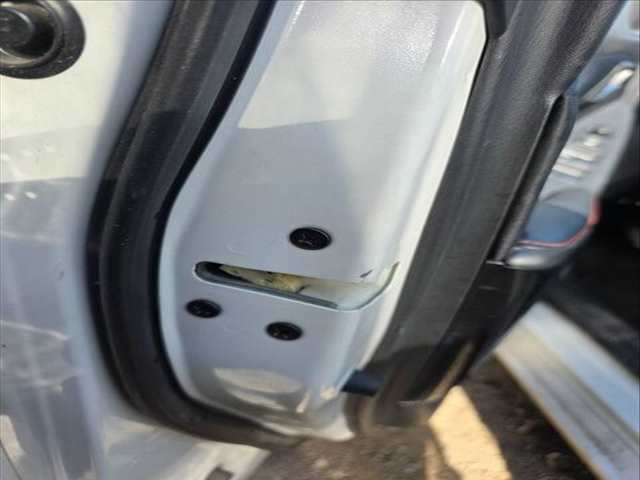 Cerradura Puerta Delantera Izquierda Mazda 2 ZENITH 116CV 85KW