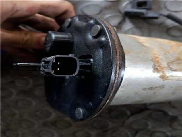 Foto 3ª: Filtro Combustible Dacia Duster 1.5 PRESTIGE [1.5 LTR. - 85 KW BLUE DCI DIESEL FAP CAT] [K9K 872]