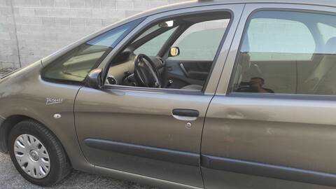 Foto 1ª: Puerta Delantera Izquierda Citroen Xsara 9HX PICASSO (2009)