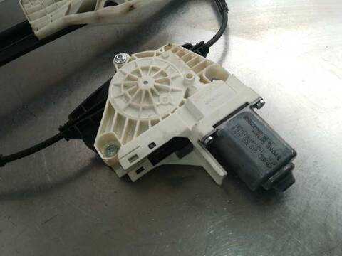 Foto 3ª: Elevalunas Manual Trasero Derecho Audi Q5 2.0 TDI 125KW) 170CV [CGLB] (2010)