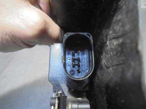 Foto 3ª: Cerradura Puerta Trasera Izquierda Audi A4 2.5 TDI QUATTRO 132KW) BERLINA 180CV [AKE] (2002)