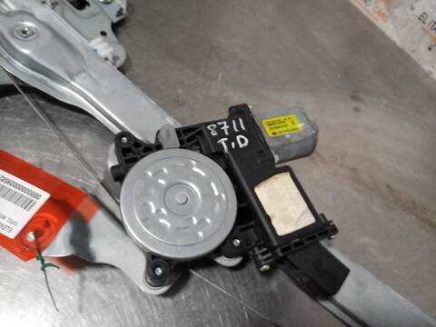 Foto 3ª: Elevalunas Manual Trasero Derecho Opel Mokka EDITION ECOFLEX 131CV 96KW [A17DTS] (2014)