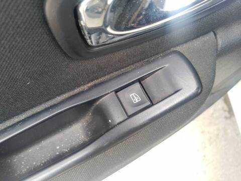 Foto 4ª: Botonera Elevalunas Renault Megane D III BERLINA 5P DYNAMIQUE [H5F A4] (2013)