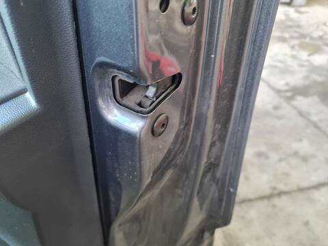 Cerradura Puerta Delantera Derecha Volkswagen T-Roc STYLE 149CV 110KW