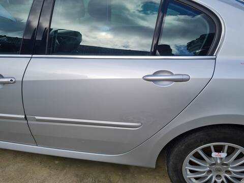 Puerta Trasera Izquierda Renault Laguna DYNAMIQUE TOMTOM III 110CV 81KW