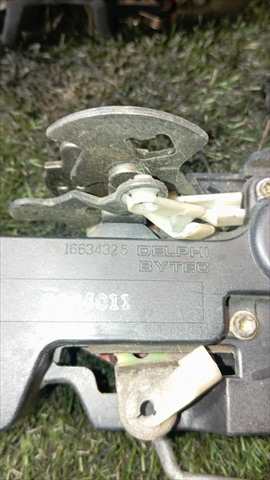 Foto 2ª: Cerradura Puerta Delantera Izquierda Opel Frontera 2.2 G B 3P 16 V sport [X22SE] (1999)