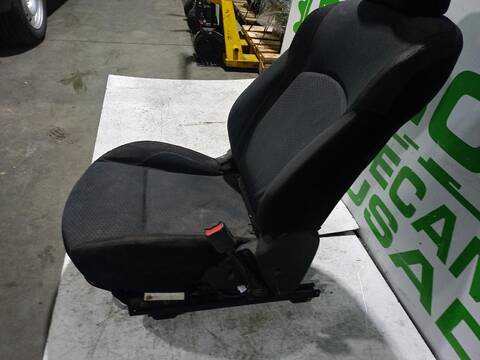 Foto 3ª: Asiento Delantero Derecho Nissan Juke ACENTA AUT. 117CV [HR16DE] (2010)