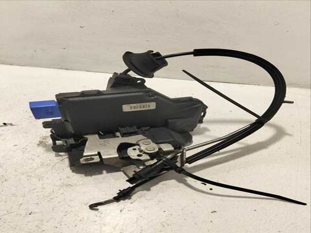 Foto 3ª: Cerradura Puerta Trasera Izquierda Audi A8 4.0 TDI QUATTRO 275CV (2002)