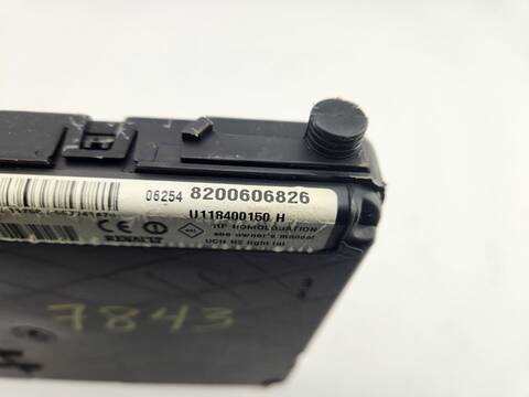 Foto 3ª: Caja Reles Fusibles Renault Scenic EMOTION 131CV 96KW [F9Q804] (2007)