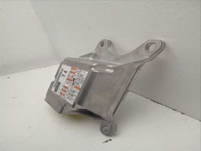 Foto 3ª: Centralita Airbag Toyota Yaris 1.5 HYBRID MXPH10) 116CV 85KW