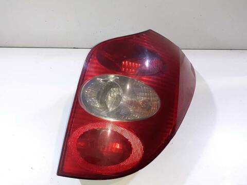 Foto 2ª: Piloto Trasero Derecho Renault Laguna EXPRESSION CONFORT GRANDTOUR 120CV 88KW [F9Q674] (2005)
