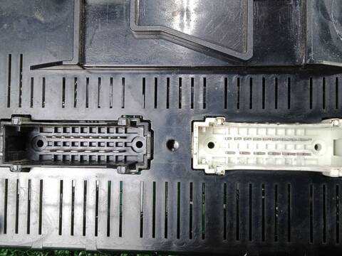 Foto 3ª: Caja Reles Fusibles Renault Clio 1.5 DCI DIESEL 65CV 48KW [K9K704] (2003)