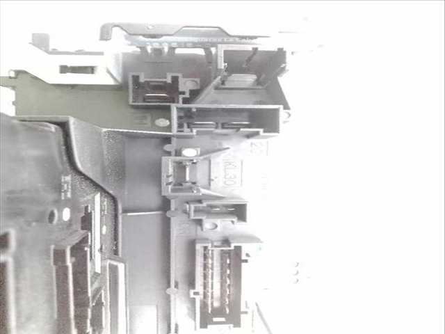 Foto 2ª: Caja Reles Fusibles Mercedes Clase E 180 E 220 CDI - BLUETEC 212.001 212.002) (2009)