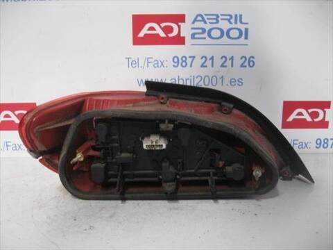 Foto 2ª: Piloto Trasero Derecho Peugeot 406 2.2 HDI BERLINA 133CV 98KW [4HX (DW12TED4/FAP)] (2001)