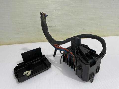 Foto 2ª: Caja Reles Fusibles Volkswagen Polo ADVANCE BLUEMOTION 90CV [CUSB] (2014)