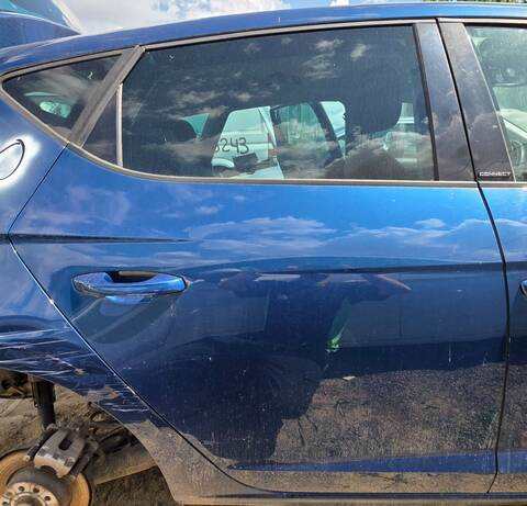 Puerta Trasera Derecha Seat Leon STYLE CONNECT 110CV 81KW