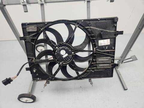 Foto 2ª: Electroventilador Volkswagen T-Roc STYLE 149CV 110KW [DXDB] (2024)