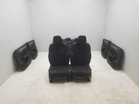 Juego Asientos Completos Renault Arkana TECHNO 130CV 97KW