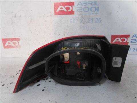 Foto 2ª: Piloto Trasero Derecho Renault Laguna 1.6 16V BG0A BG0L) 107CV 79KW [G / K4M D7] (2001)