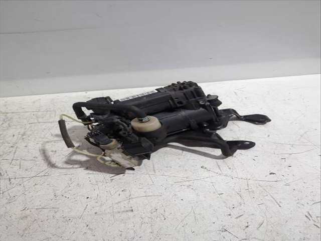 Foto 3ª: Bomba de Suspension Mercedes Clase E 180 E 280 CDI 211.020) 190CV [OM 642.920] (2002)