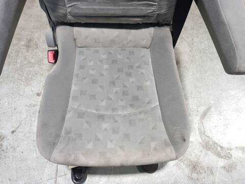 Foto 2ª: Asientos Traseros Mercedes Viano CDI 2.2 4-MATIC 639.811 639.813 639.815 639.711 ... 136CV 100KW [651940] (2011)