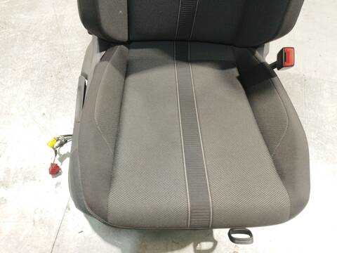 Foto 3ª: Asiento Delantero Derecho Volkswagen T-Roc 1.0 TSI 110CV 81KW [DLAA] (2024)