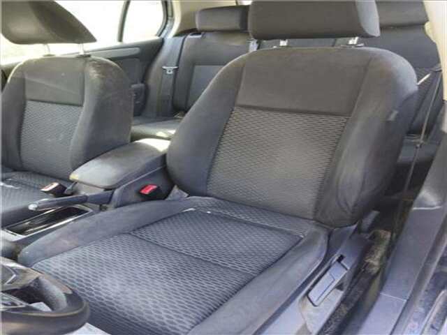 Asiento Delantero Izquierdo Volkswagen Golf 1.6 ADVANCE BLUEMOTION [1.6 LTR. - 77 KW TDI DPF]