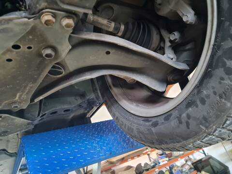 Brazo Suspension Delantero Izquierdo Renault Kadjar ZEN 131CV 96KW