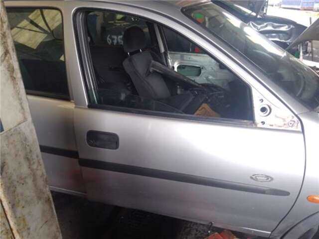 Foto 1ª: Puerta Delantera Derecha Opel Corsa 1.7 D [X 17 D (4EE1)]