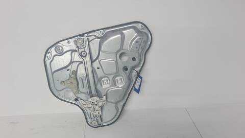 Foto 2ª: Elevalunas Manual Trasero Izquierdo Hyundai i30 CLASSIC 1 CRDI CAT 1582 CM3) 116CV (2007)