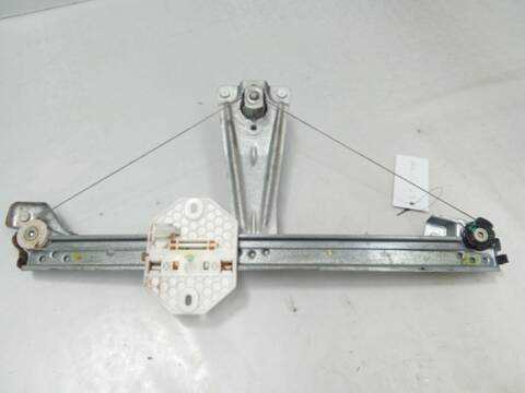 Foto 2ª: Elevalunas Manual Trasero Izquierdo Dacia Sandero TCE 90 B8M1 B8MA) 90CV 66KW [H4B 400,H4B 412,H4B 411,H4B 410,H4B 408] (2015)
