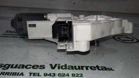 Foto 3ª: Elevalunas Eléctrico Trasero Izquierdo Audi A4 BASICO AVANT 136CV 100KW [CJCB] (2011)