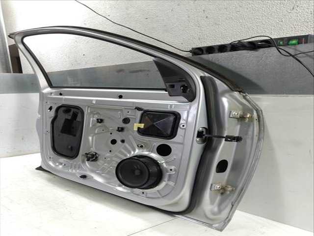 Puerta Delantera Izquierda Skoda Octavia CLH 105 CV 77KW