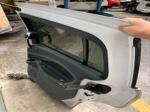 Foto 2ª: Puerta Trasera Derecha Ford C Max 1.0 12V ECOBOOST125CV/92KW 0CV C MAX/GRANDDXA CB7) DESDE 08/2010 HASTA 04 [M1DA] (2015)