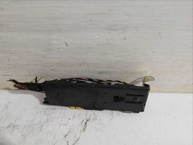 Foto 2ª: Caja Reles Fusibles Mercedes Clase CLK 240 G C209) 209.361 [M 112.912] (2002)