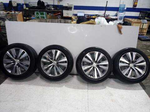 Foto 1ª: Juego LLantas Peugeot 3008 STYLE 114CV (2009)