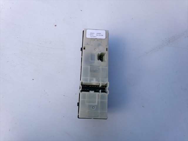 Foto 2ª: Botonera Elevalunas Nissan X-Trail 2.0 D 2001-2014 [M9R] (2012)